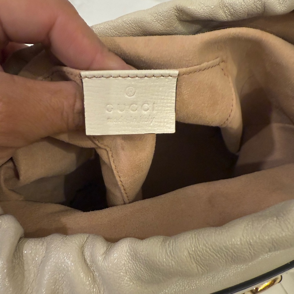 Authentic Gucci Leather Horsebit 1955 Drawstring Bucket Bag - Picture 6 of 10